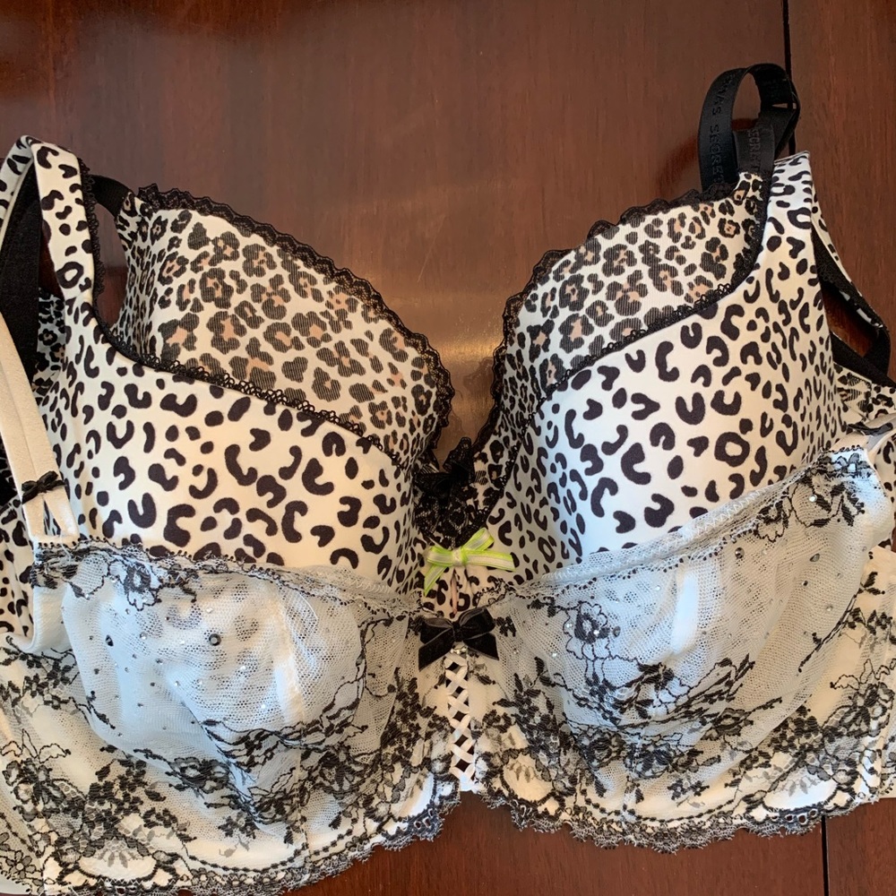 Victoria’s Secret NEW bras SET